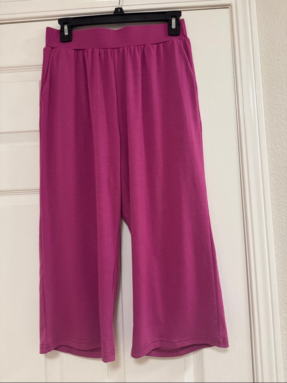 Magenta Wide-Leg Cropped Pants